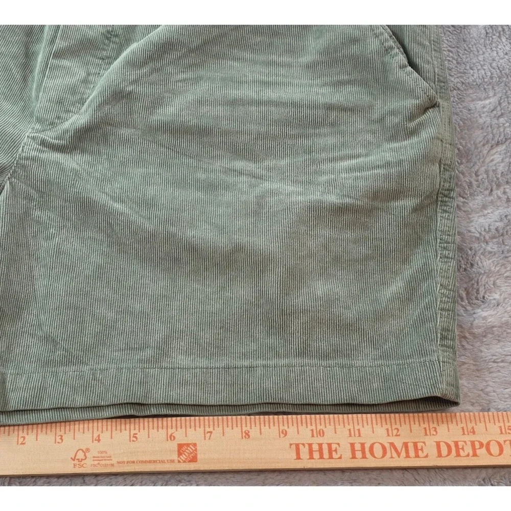 American Eagle‎ Men XXL Sage Green Corduroy Trekker Shorts Flex Stretch 5.5